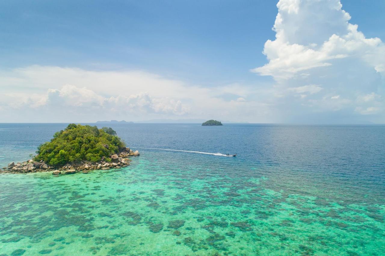 Serendipity Beach Resort Koh Lipe Exterior foto