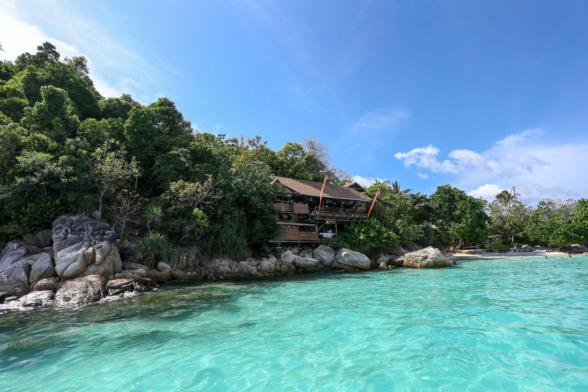 Serendipity Beach Resort Koh Lipe Exterior foto